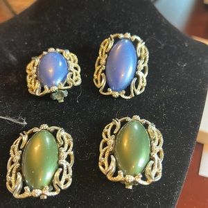 Vintage Sarah Coventry 1 green set 1 blue set filagree silver tone clip earrings